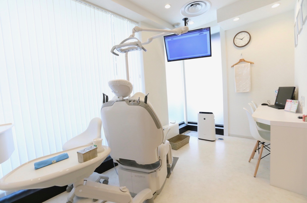神戸三宮谷歯科クリニックのインプラントはストローマンを使用